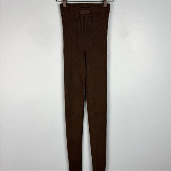Essentials Chocolate Ribbed leggings - Picture 3 of 7